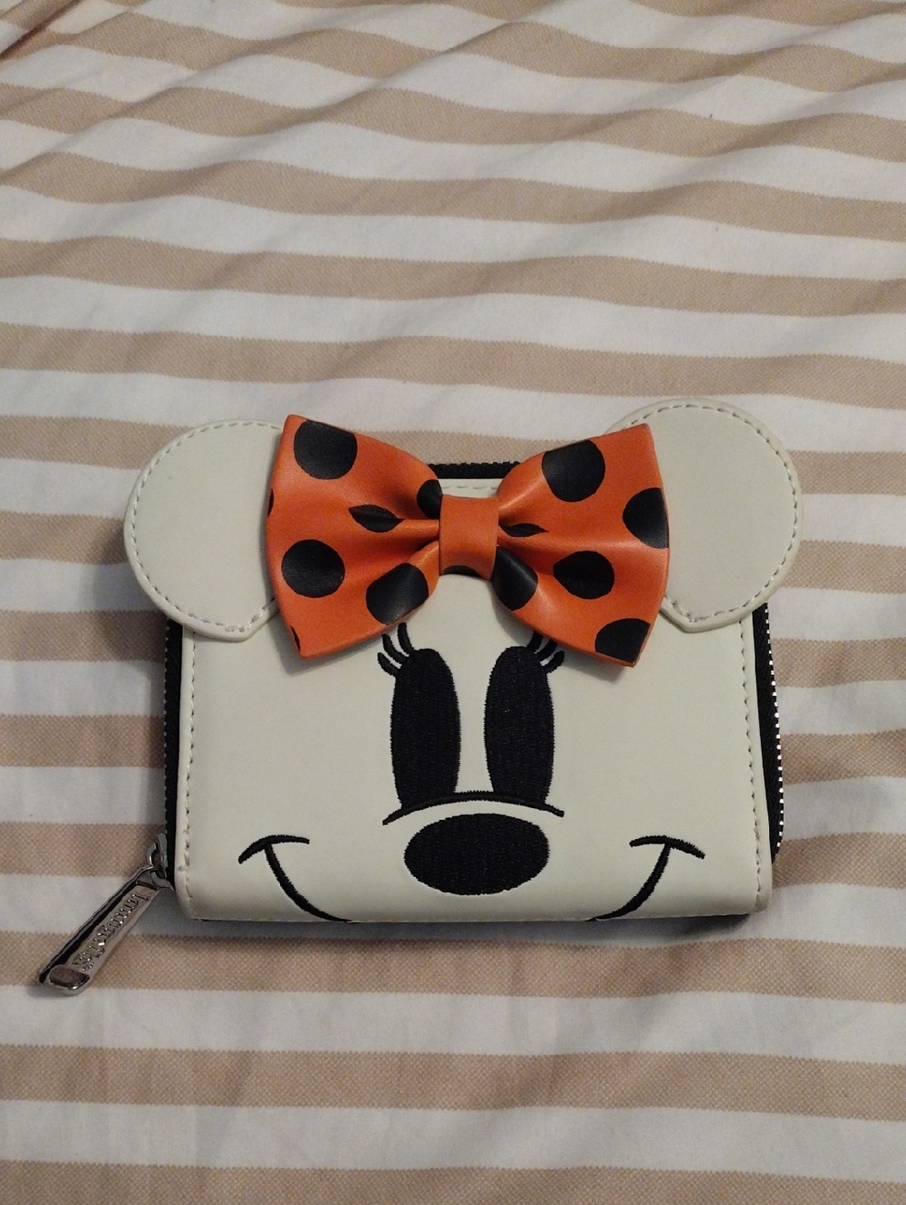 Loungefly Minnie Mouse Ghost Wallet
